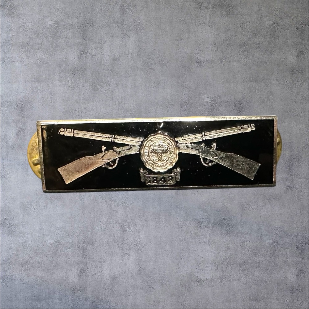 NS Meyer New York Military Pin Crossed Rifles 1842 Infantry Style Badge